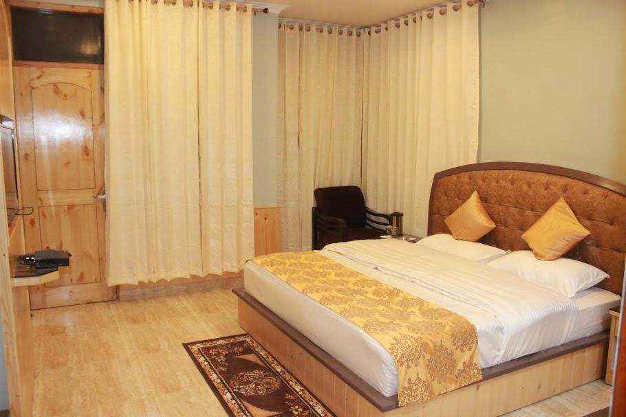 Hotel Bodh International Маналі Екстер'єр фото